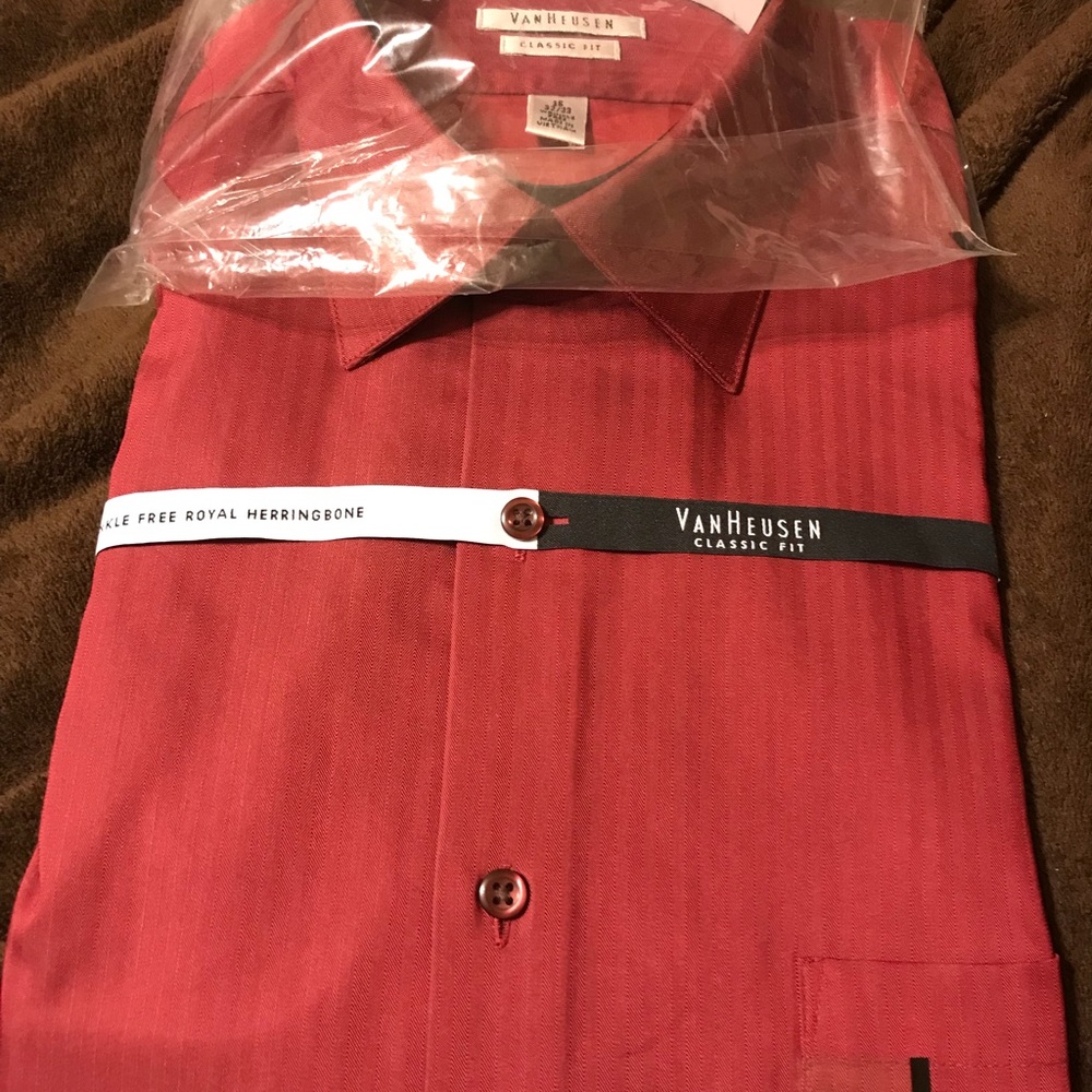 NIP Van Heusen Burgundy Button Up